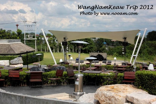 รีวิวบรรยากาศ The Smoke House เขาใหญ่ พาไปชิมอาหารที่บ้านรมควัน นครราชสีมา